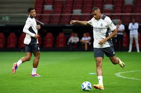 輕一代與老 輕一代與老